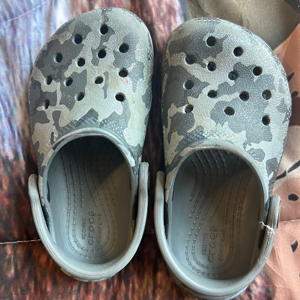 Toddler boys crocs size 8
